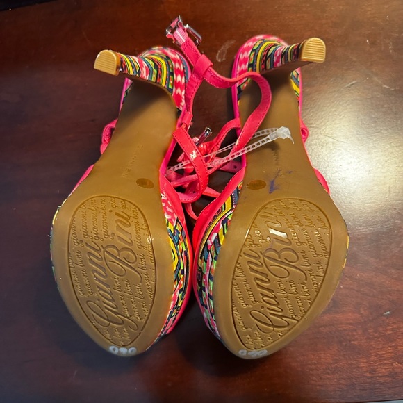 Pretty n Pink - Picture 3 of 4